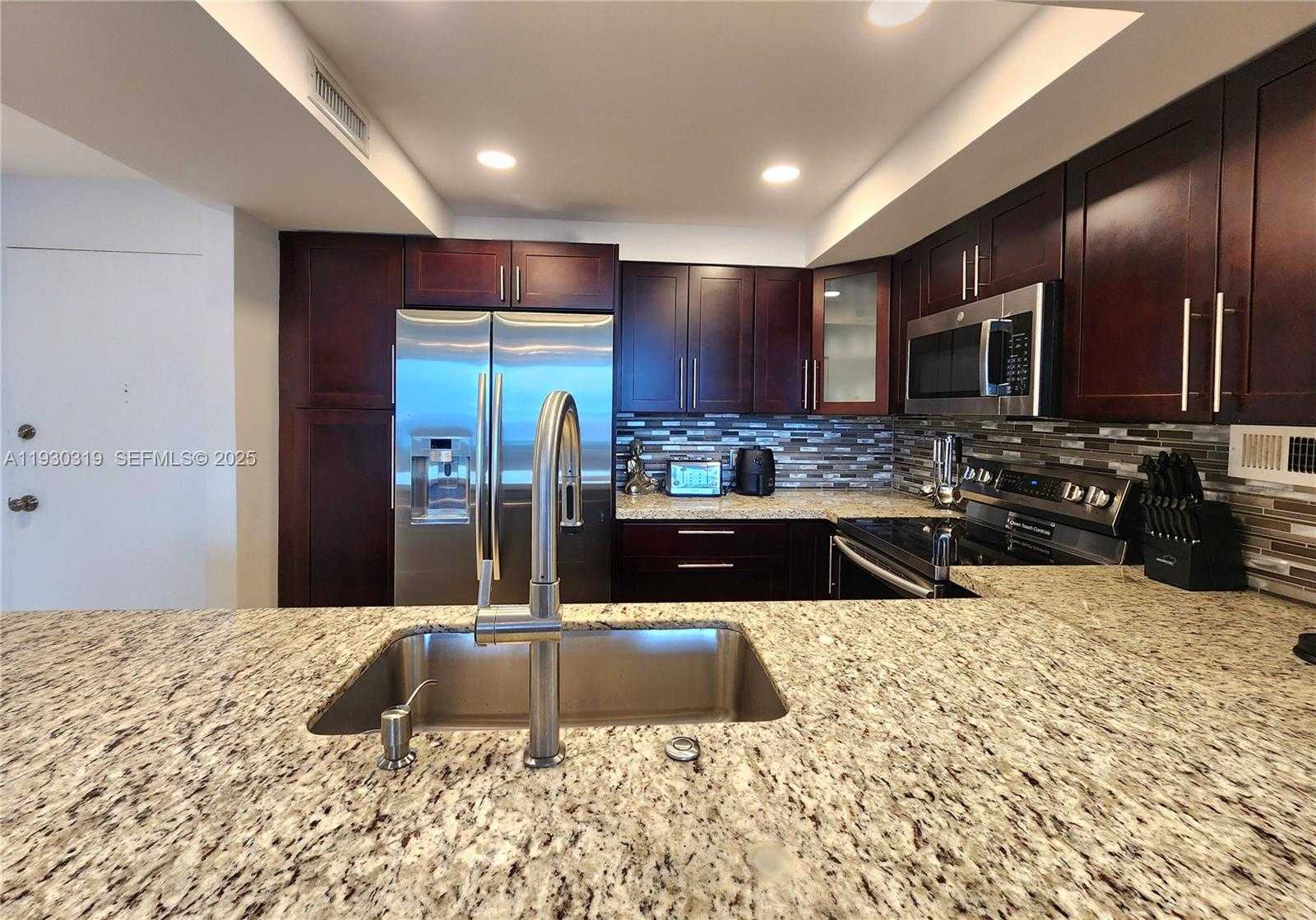 Imagen de Pequeño Objeto