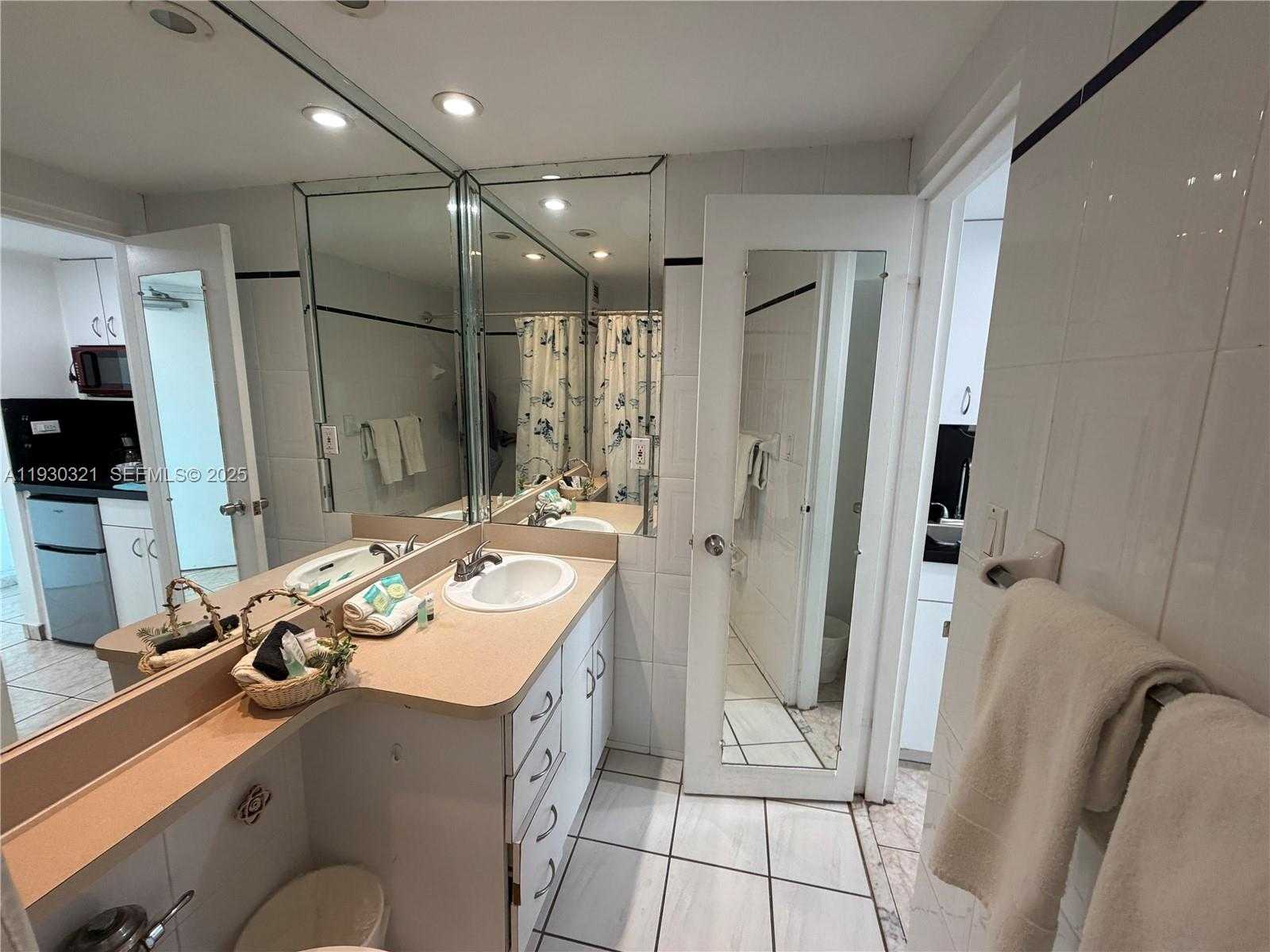 Small Image of 5445 COLLINS AVE #1506, Miami Beach Number 8