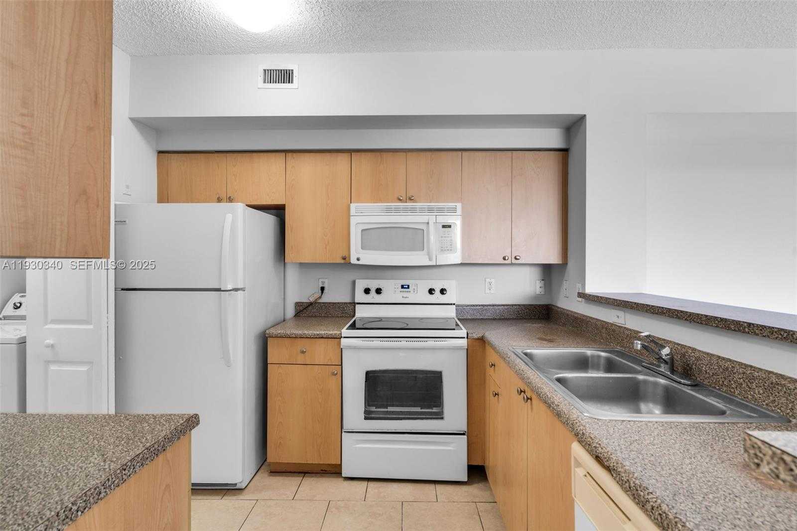 Small Image of 2401 WEST PRESERVE WAY #204, Miramar Number 9
