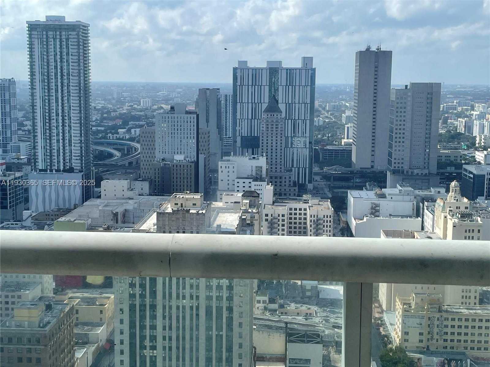 Small Image of 50 BISCAYNE BLVD #4105, Miami Number 5