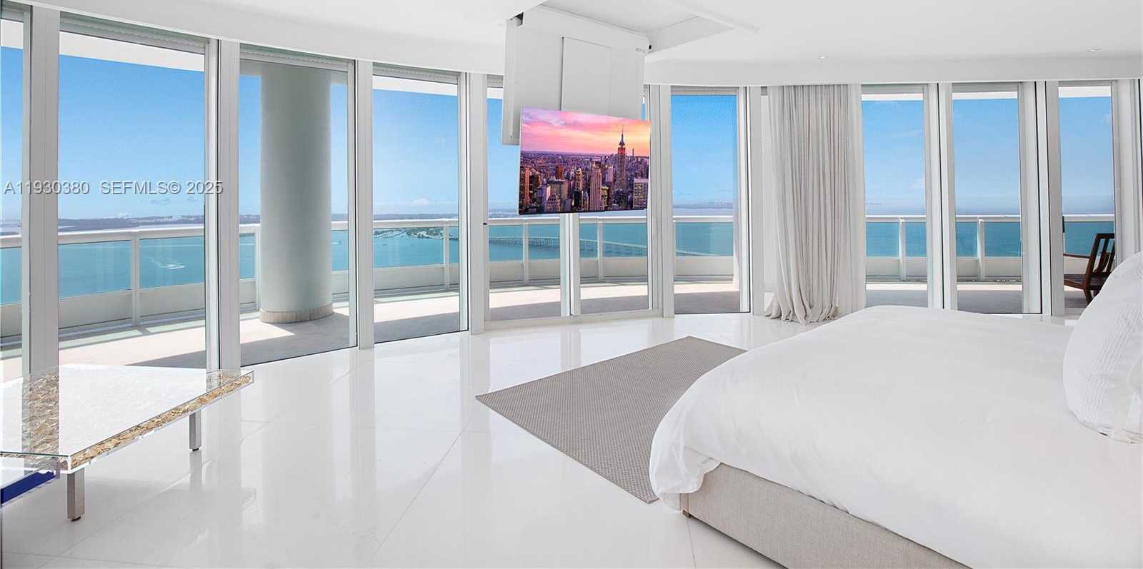 Small Image of 1643 BRICKELL AVE #PH 4901 + Dock, Miami Number 19