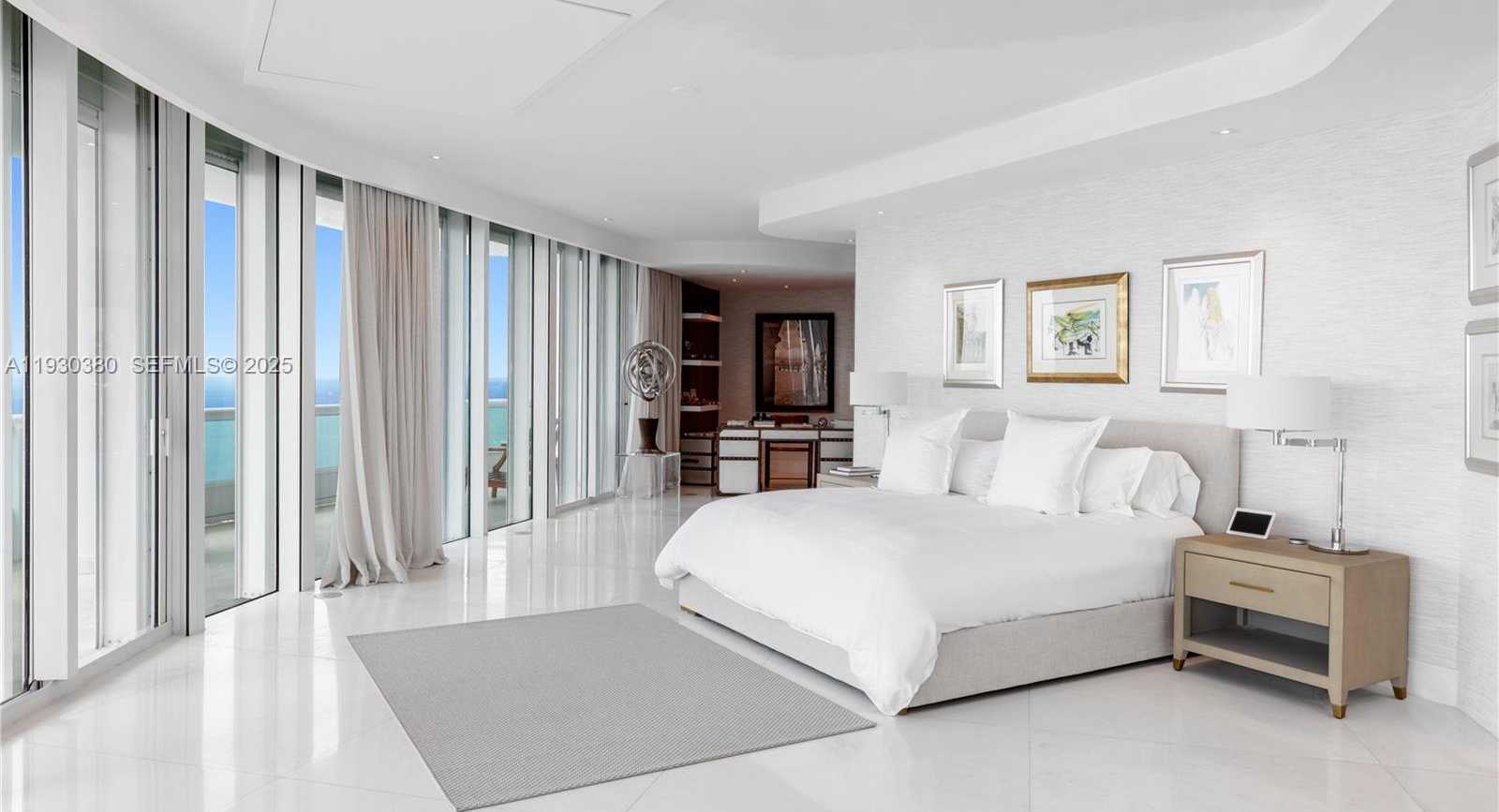 Small Image of 1643 BRICKELL AVE #PH 4901 + Dock, Miami Number 20