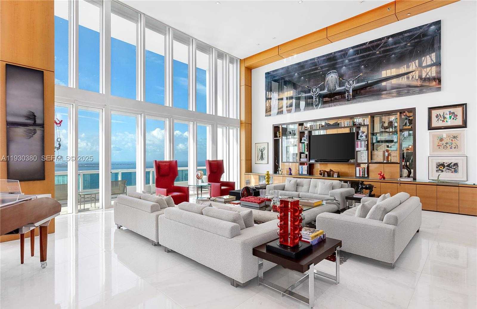 Small Image of 1643 BRICKELL AVE #PH 4901 + Dock, Miami Number 4