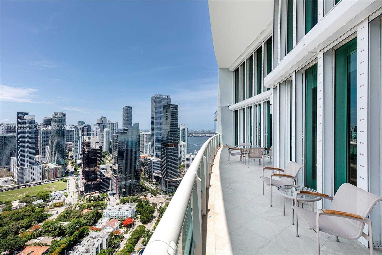 Small Image of 1643 BRICKELL AVE #PH 4901 + Dock, Miami Number 47