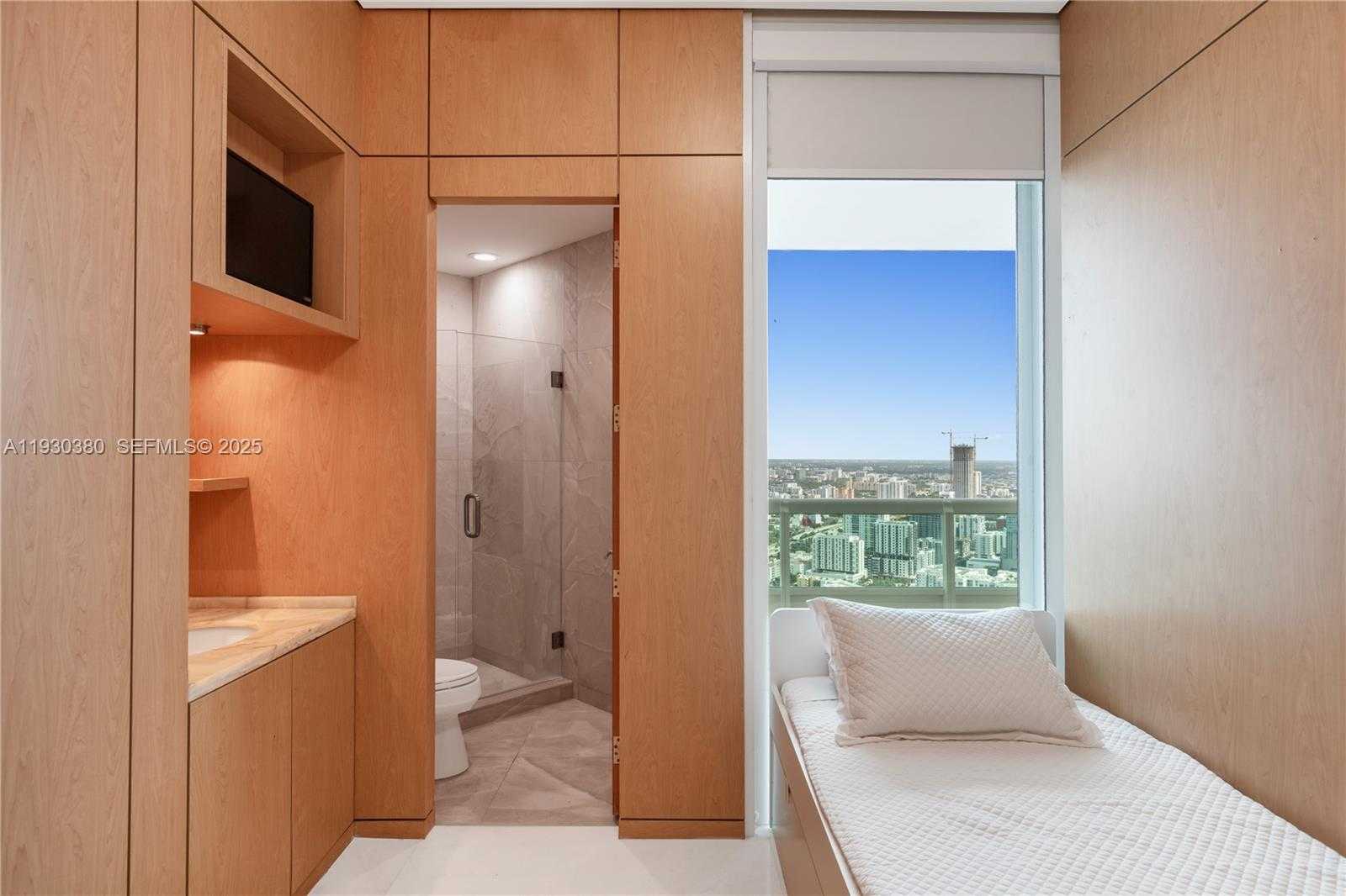 Small Image of 1643 BRICKELL AVE #PH 4901 + Dock, Miami Number 53