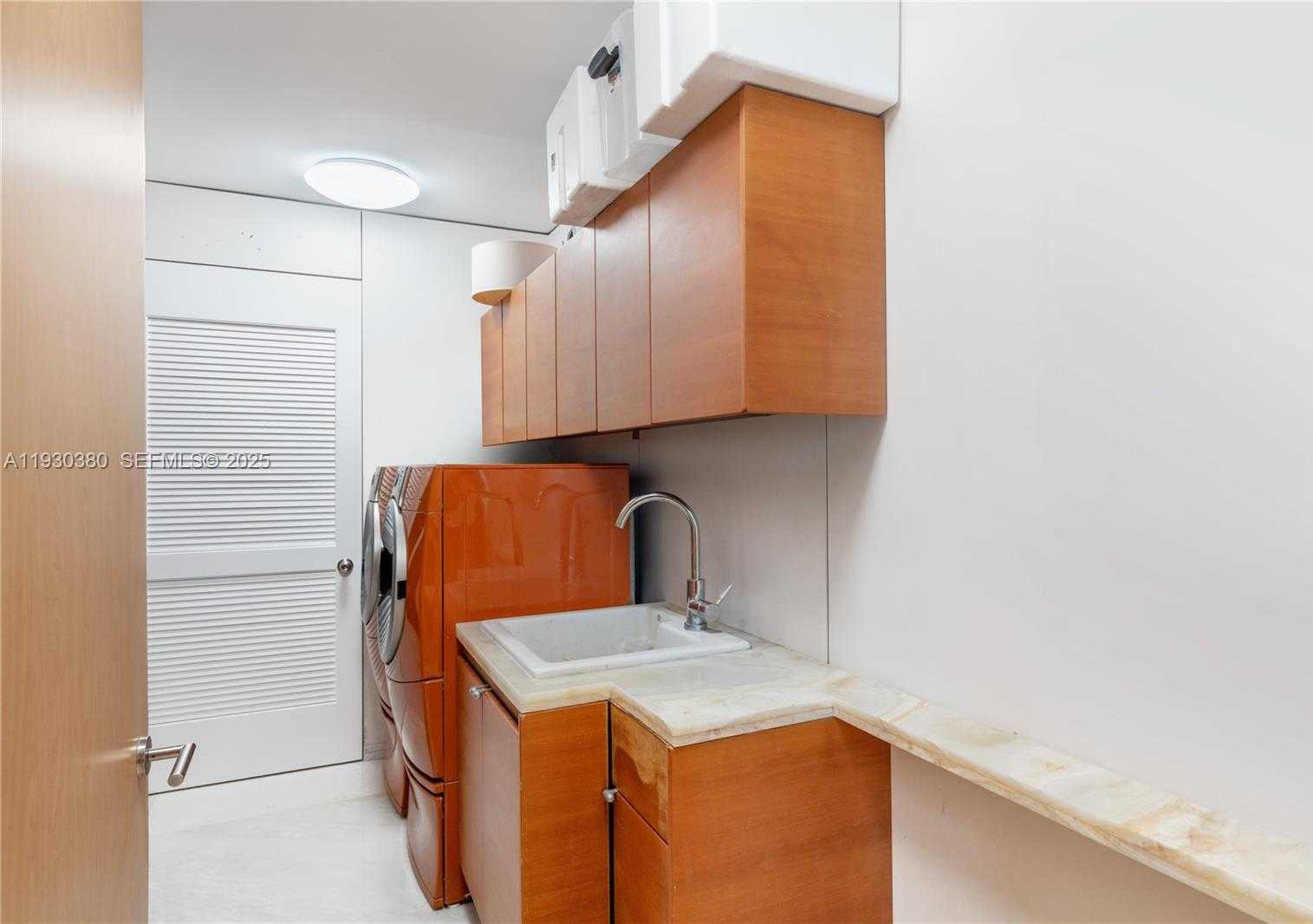 Small Image of 1643 BRICKELL AVE #PH 4901 + Dock, Miami Number 54