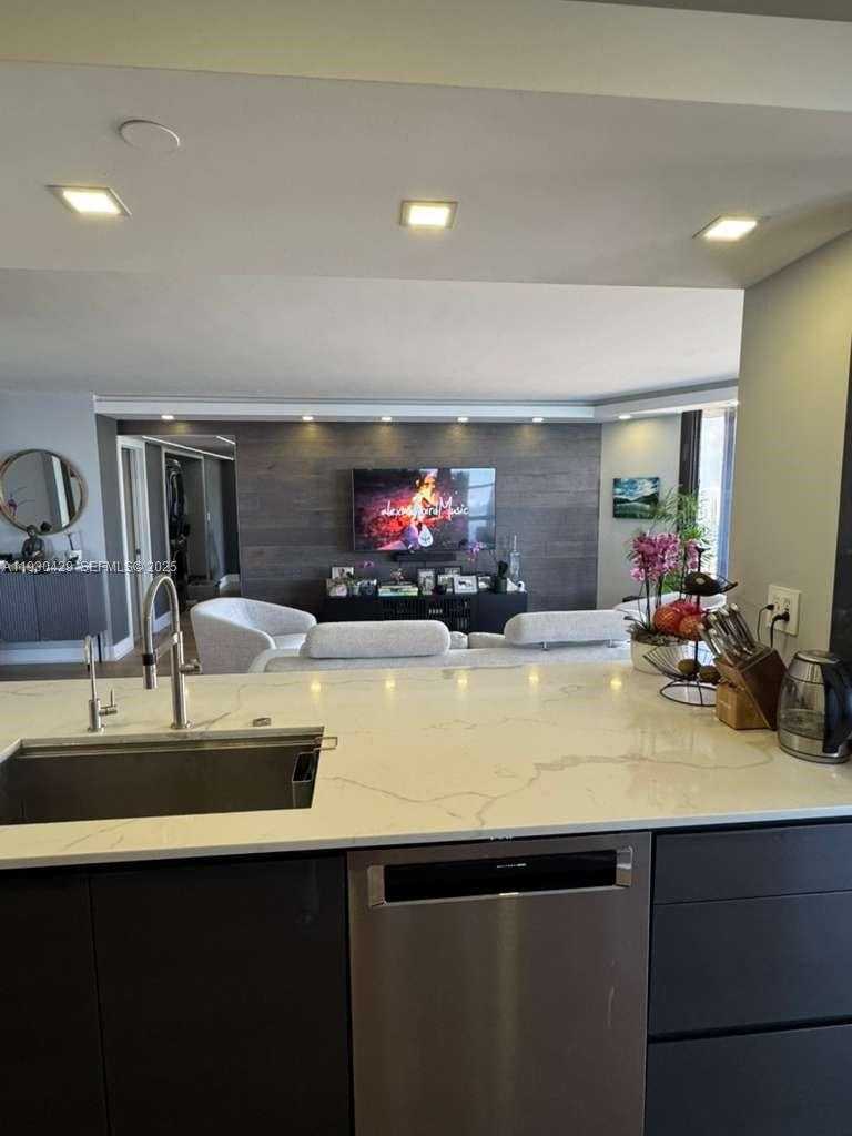 Small Image of 4000 TOWERSIDE TER #1901, Miami Number 9