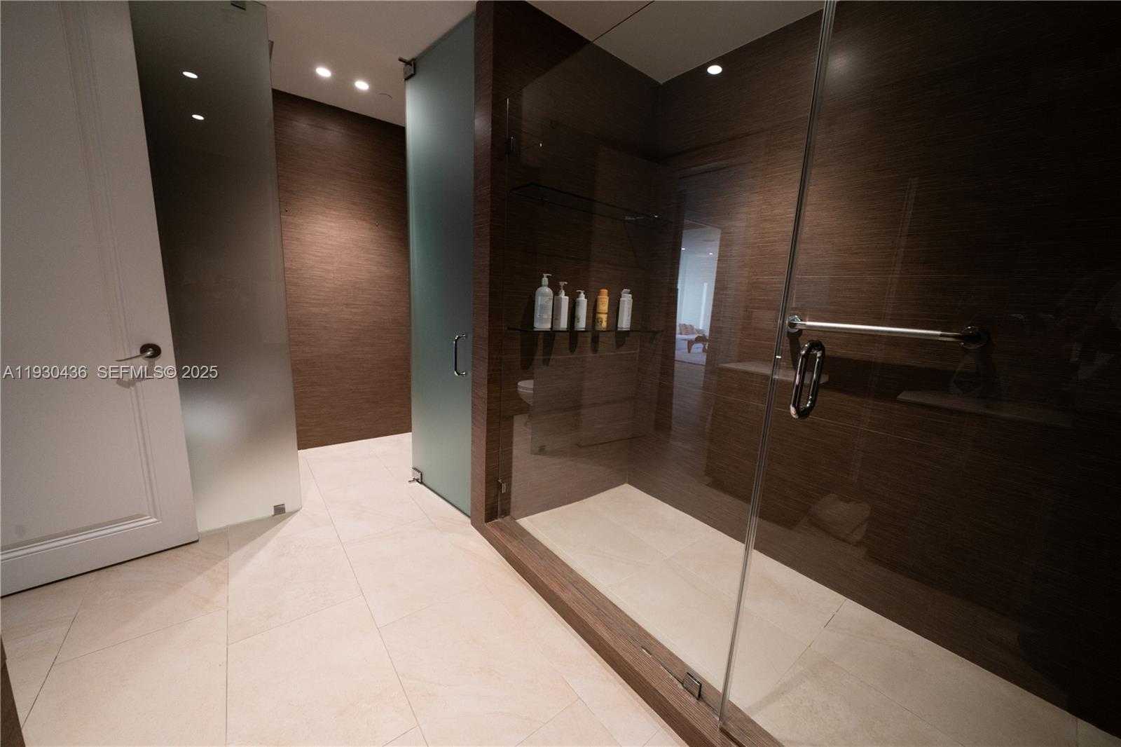 Small Image of 1425 BRICKELL AVE #57A, Miami Number 12