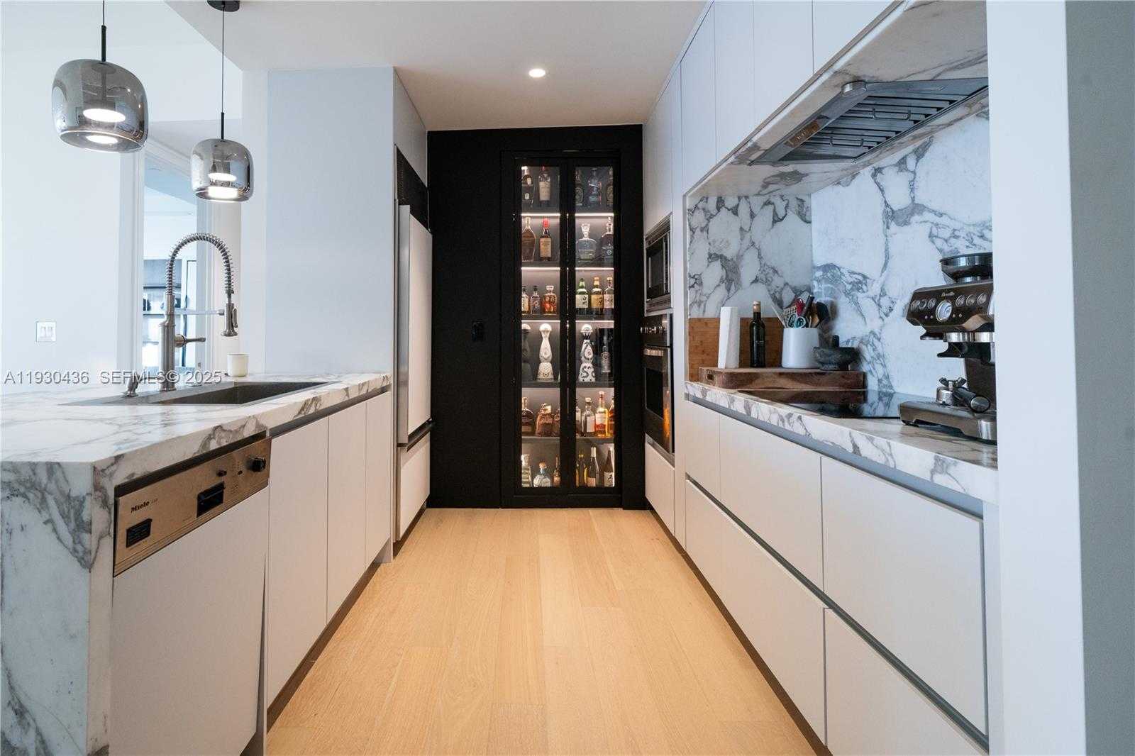 Small Image of 1425 BRICKELL AVE #57A, Miami Number 3