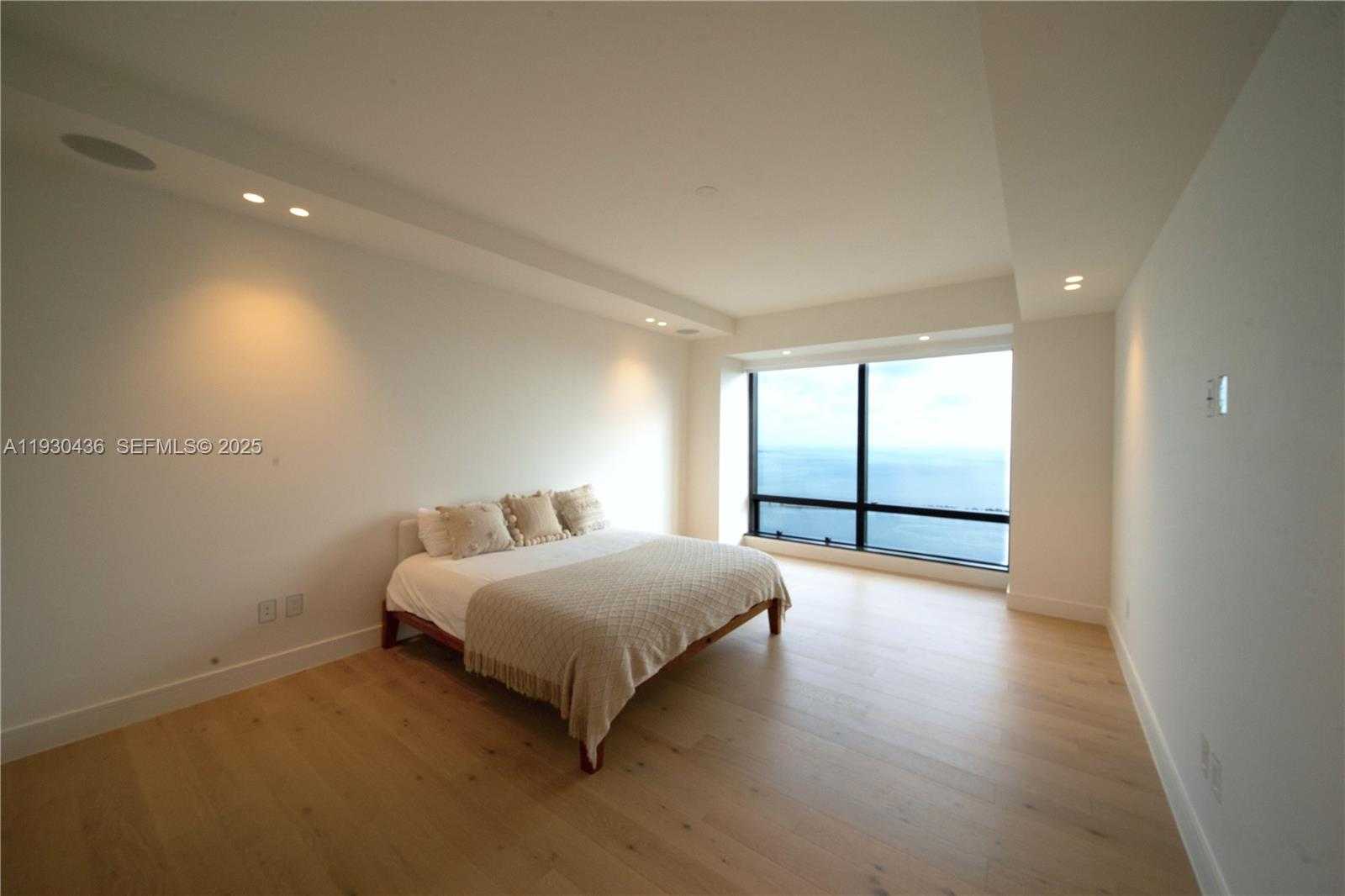 Small Image of 1425 BRICKELL AVE #57A, Miami Number 8