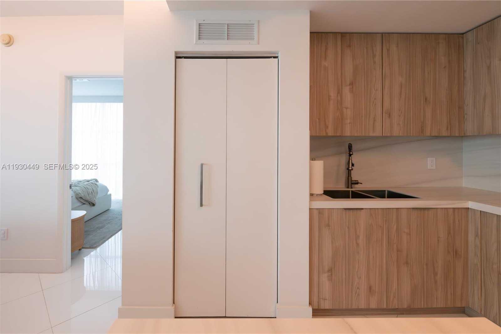 Small Image of 3131 NORTH EAST 188TH ST #2-605, Aventura Number 23