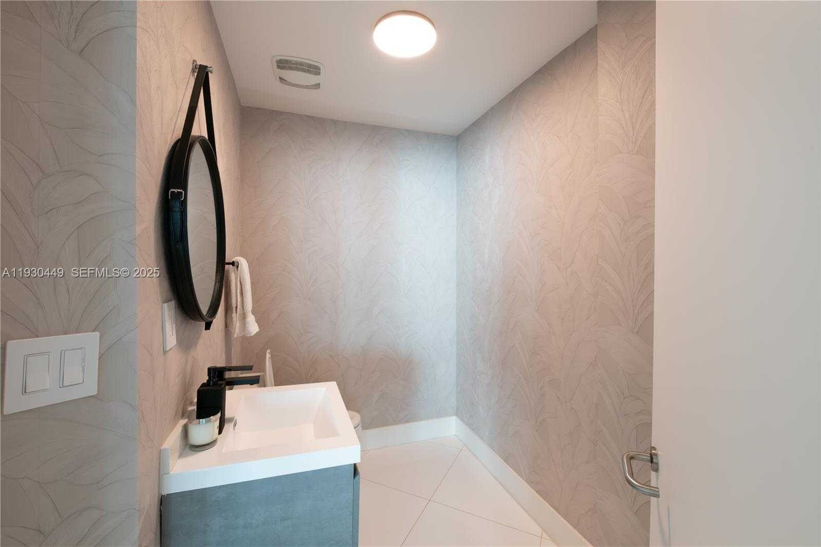 Small Image of 3131 NORTH EAST 188TH ST #2-605, Aventura Number 34