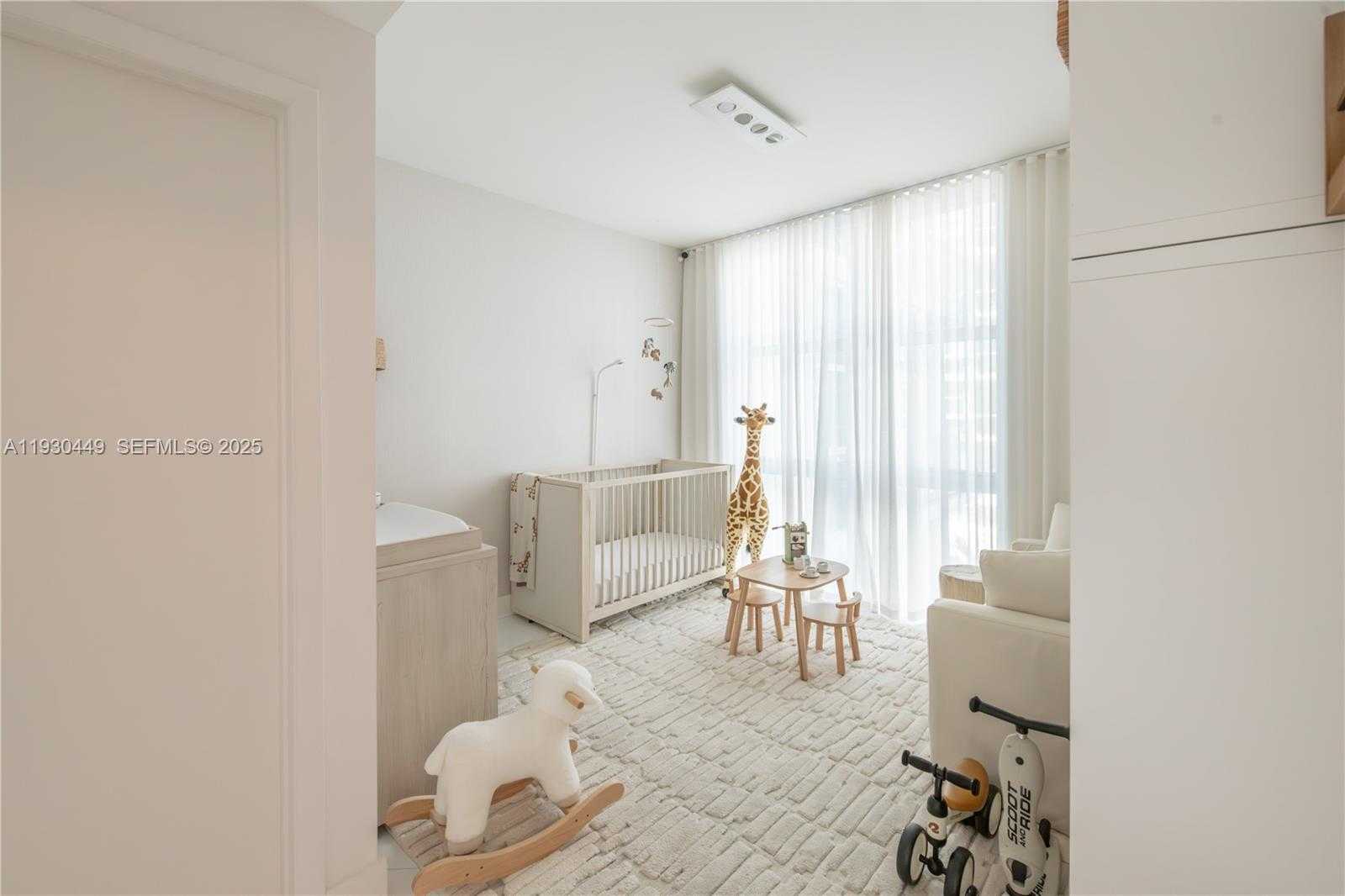 Small Image of 3131 NORTH EAST 188TH ST #2-605, Aventura Number 36