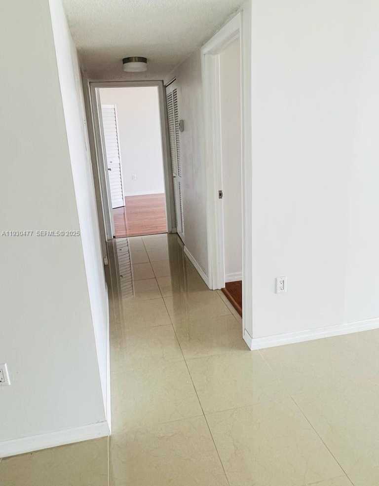 Small Image of 1450 BRICKELL BAY DR #1606, Miami Number 6