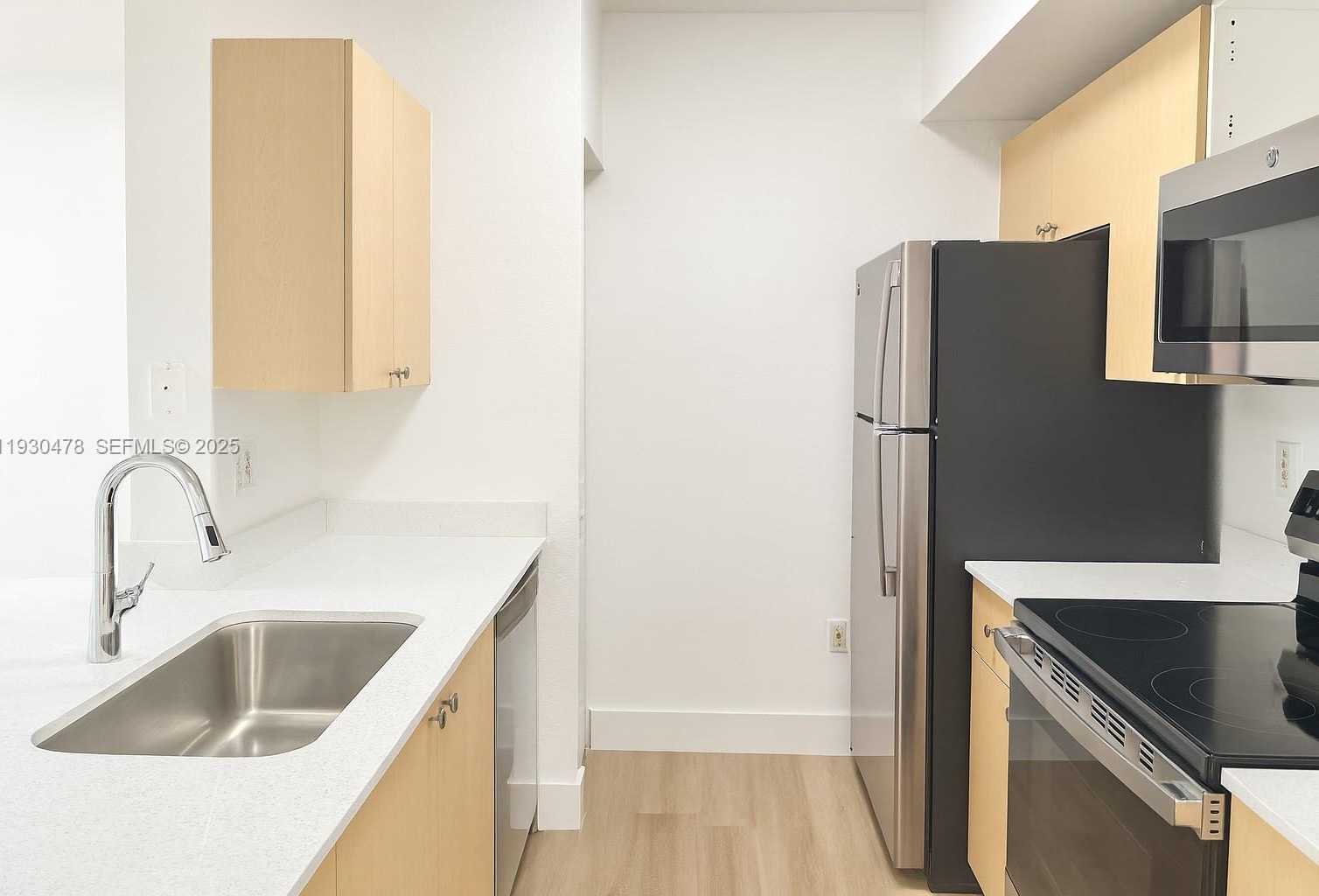 Small Image of 2564 CENTERGATE DR #208, Miramar Number 10