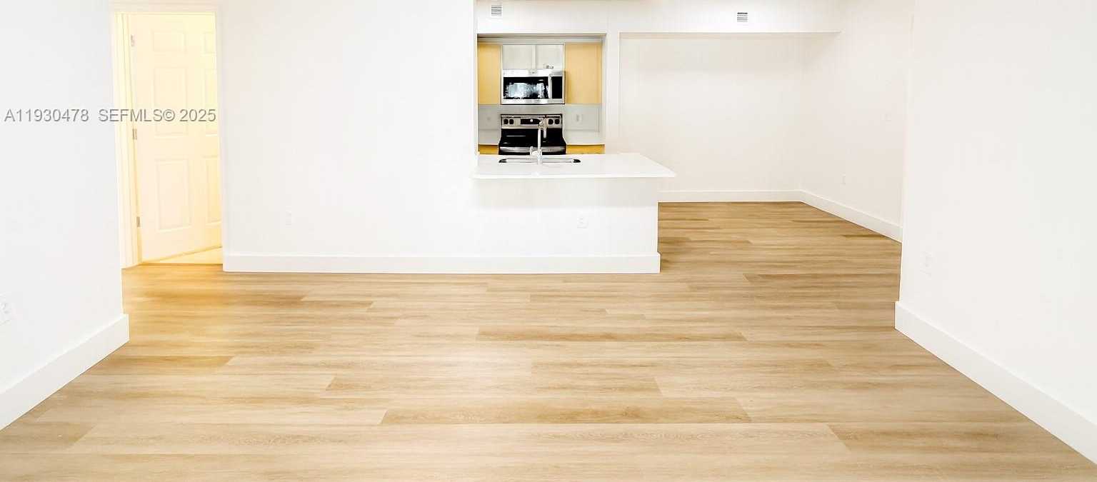 Small Image of 2564 CENTERGATE DR #208, Miramar Number 14