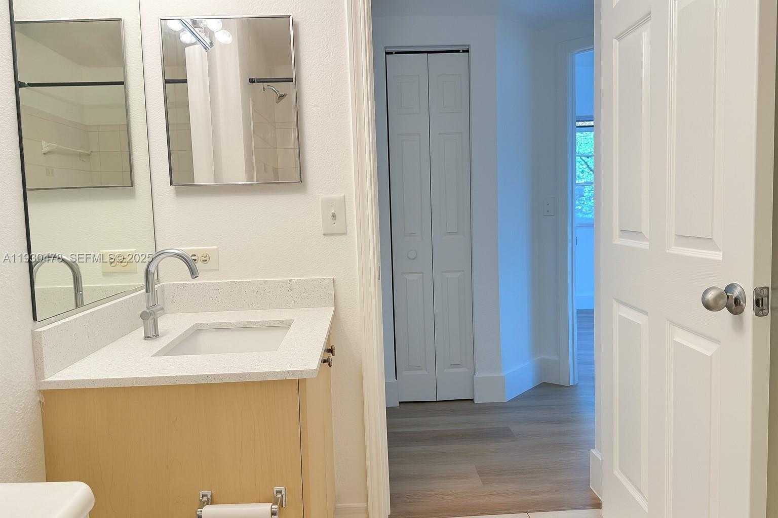 Small Image of 2564 CENTERGATE DR #208, Miramar Number 15