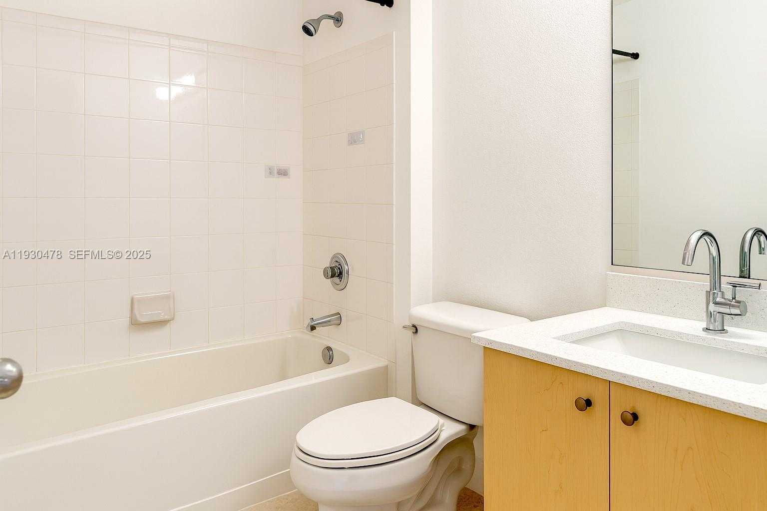 Small Image of 2564 CENTERGATE DR #208, Miramar Number 16