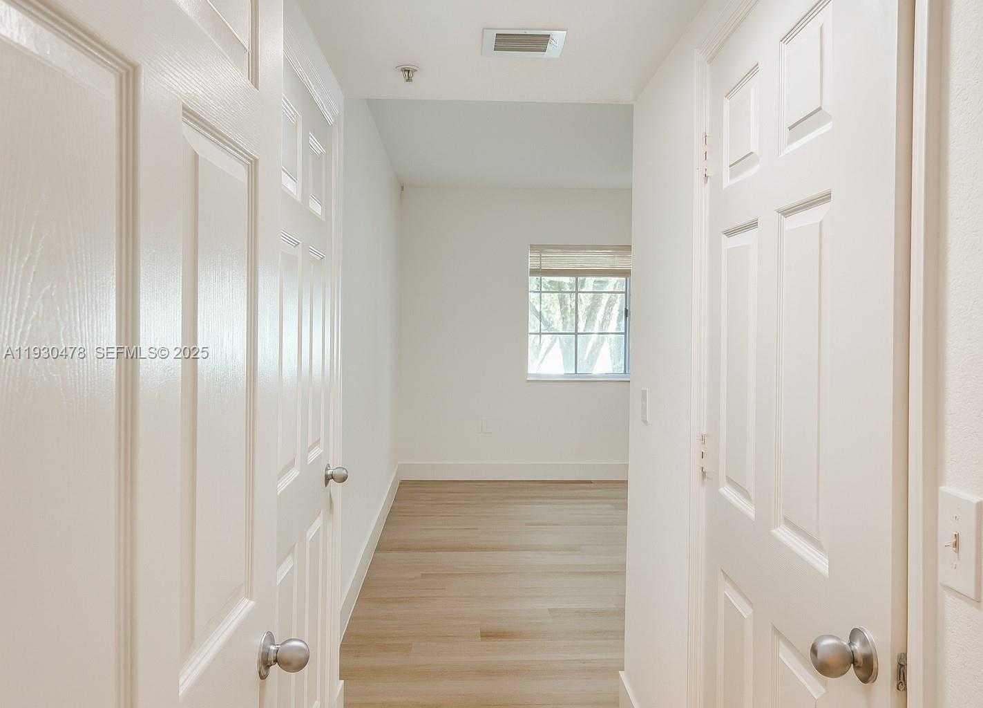 Small Image of 2564 CENTERGATE DR #208, Miramar Number 2