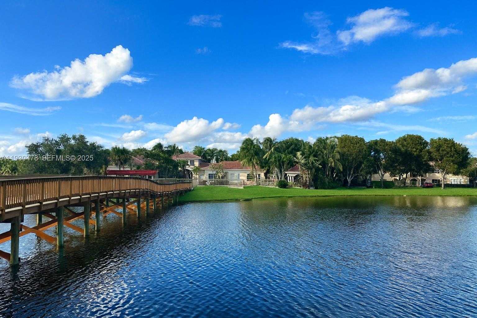 Small Image of 2564 CENTERGATE DR #208, Miramar Number 27