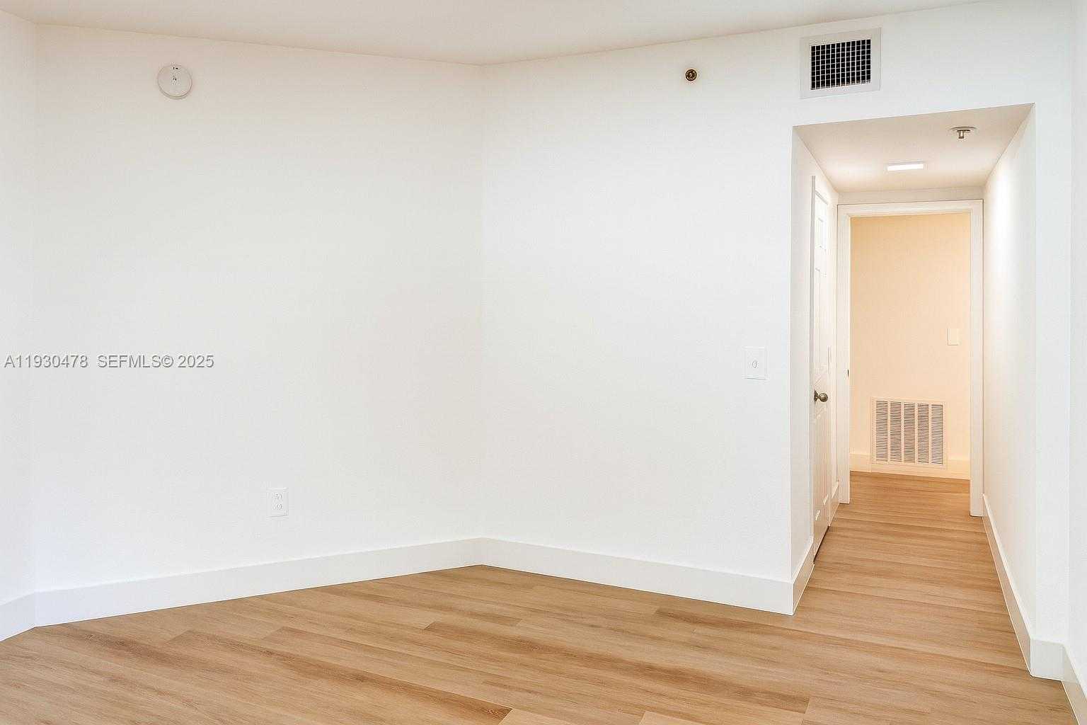 Small Image of 2564 CENTERGATE DR #208, Miramar Number 6