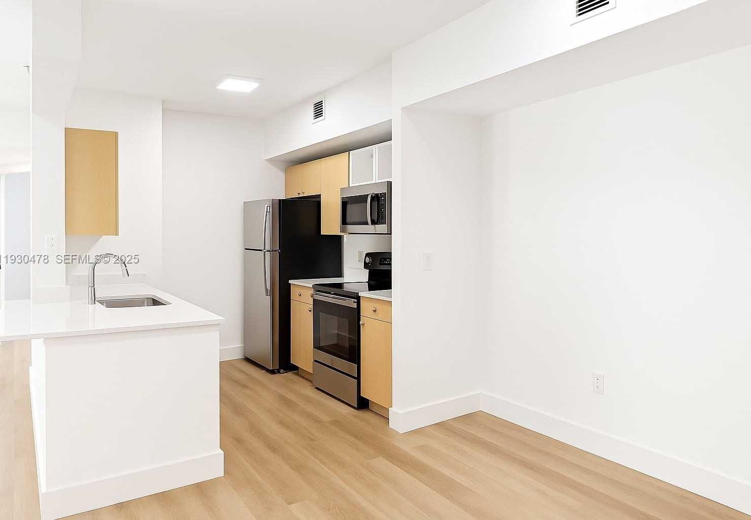 Small Image of 2564 CENTERGATE DR #208, Miramar Number 9