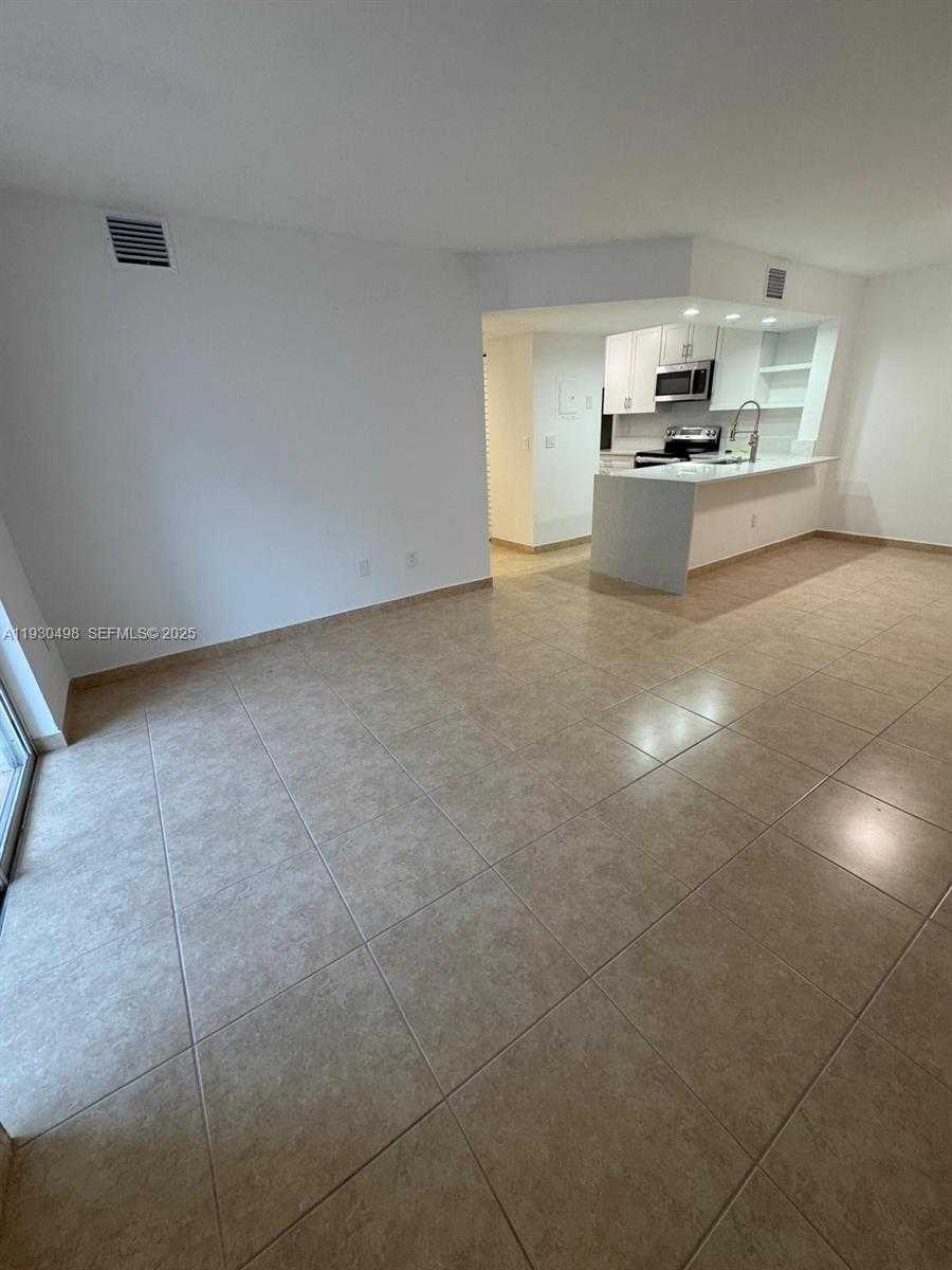 Small Image of 18870 NORTH WEST 57TH AVE #204, Hialeah Number 3