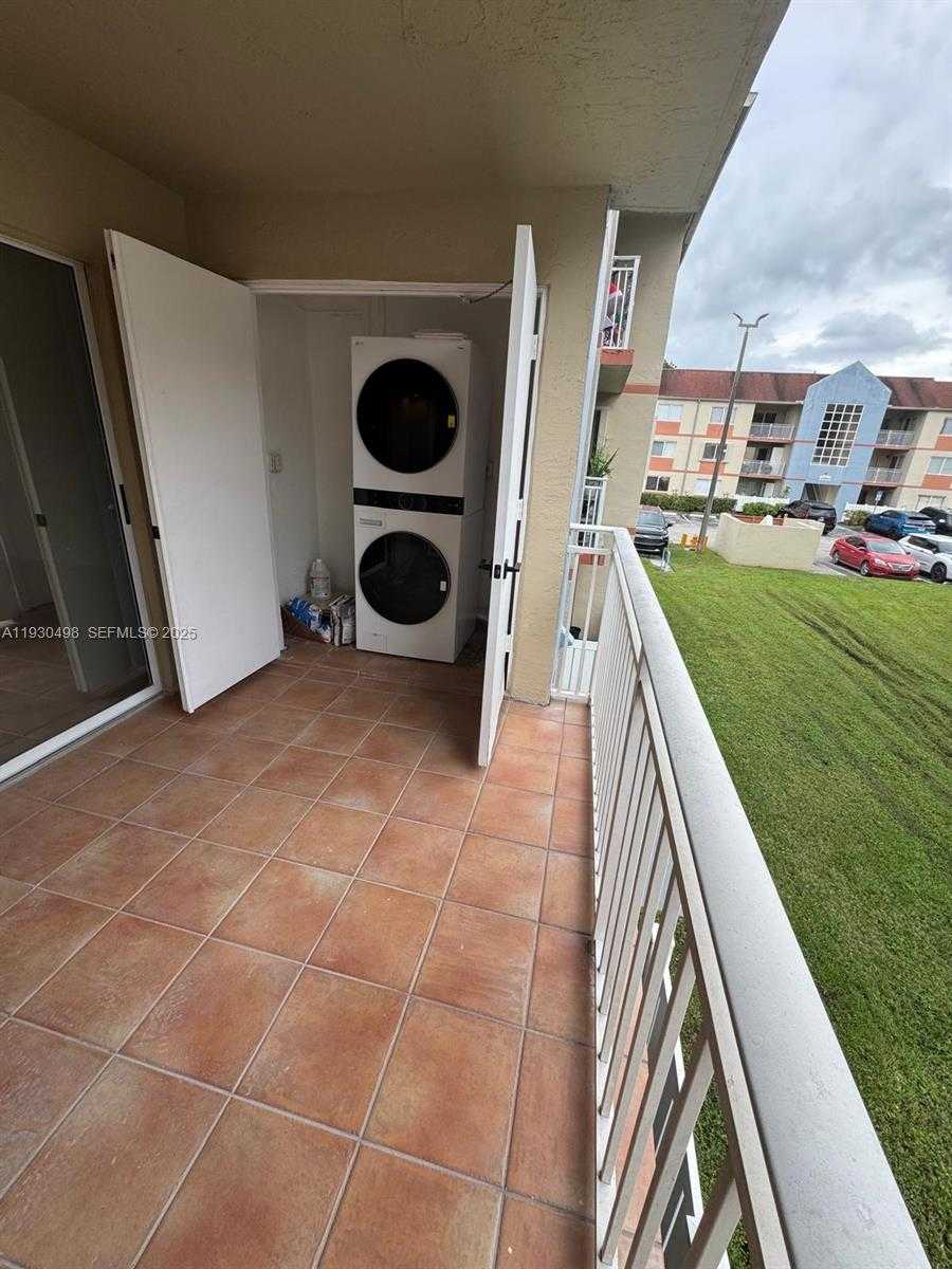 Small Image of 18870 NORTH WEST 57TH AVE #204, Hialeah Number 4