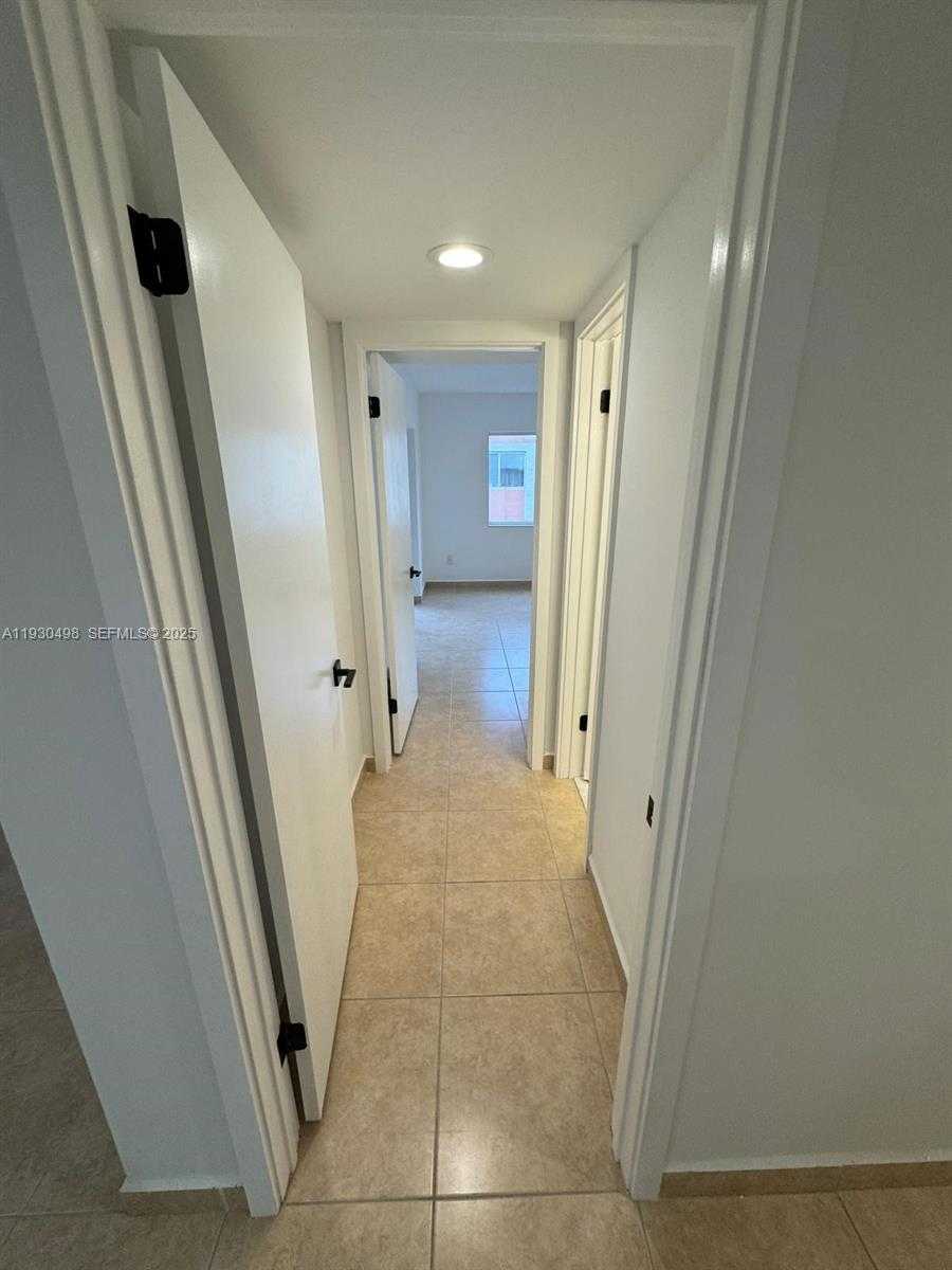 Small Image of 18870 NORTH WEST 57TH AVE #204, Hialeah Number 5