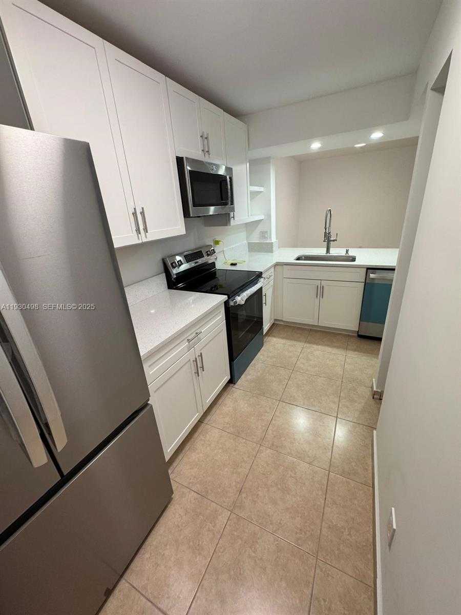 Small Image of 18870 NORTH WEST 57TH AVE #204, Hialeah Number 6