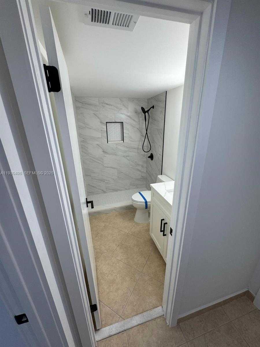 Small Image of 18870 NORTH WEST 57TH AVE #204, Hialeah Number 7