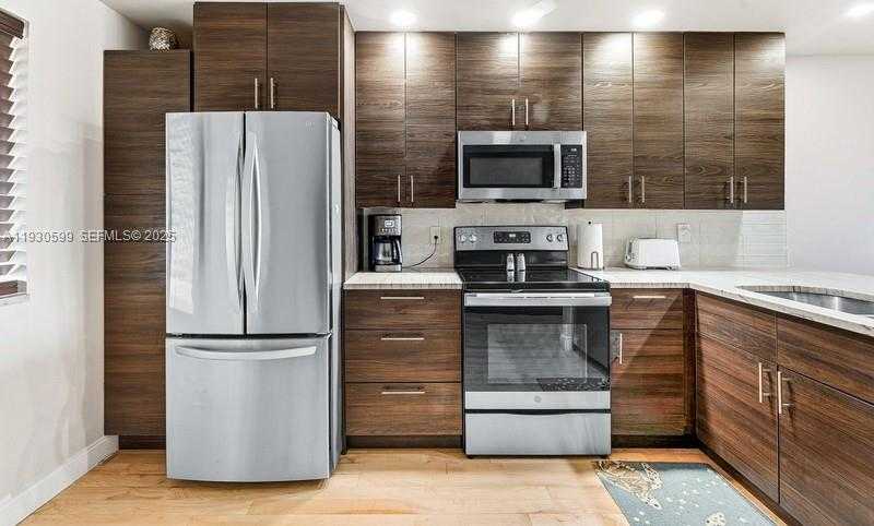 Small Image of 353 SOUTH US HIGHWAY 1 #C404, Jupiter Number 11