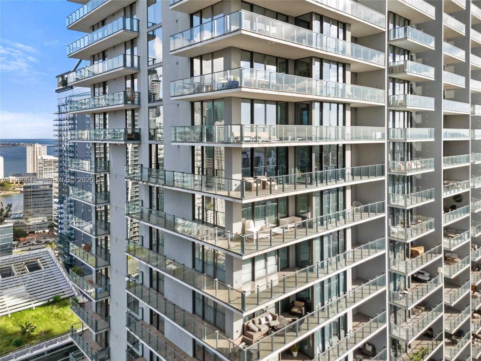 Small Image of 88 SOUTH WEST 7TH ST #3212, Miami Number 12