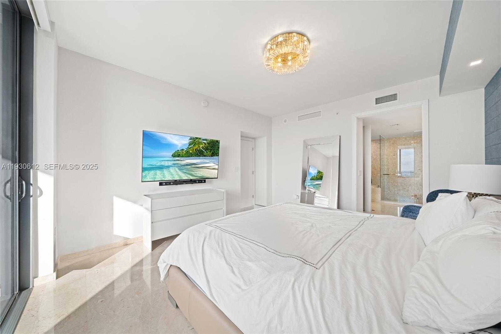 Small Image of 88 SOUTH WEST 7TH ST #3212, Miami Number 24