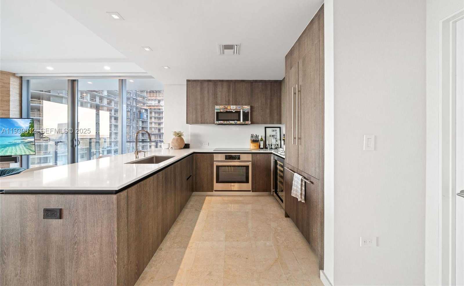 Small Image of 88 SOUTH WEST 7TH ST #3212, Miami Number 7