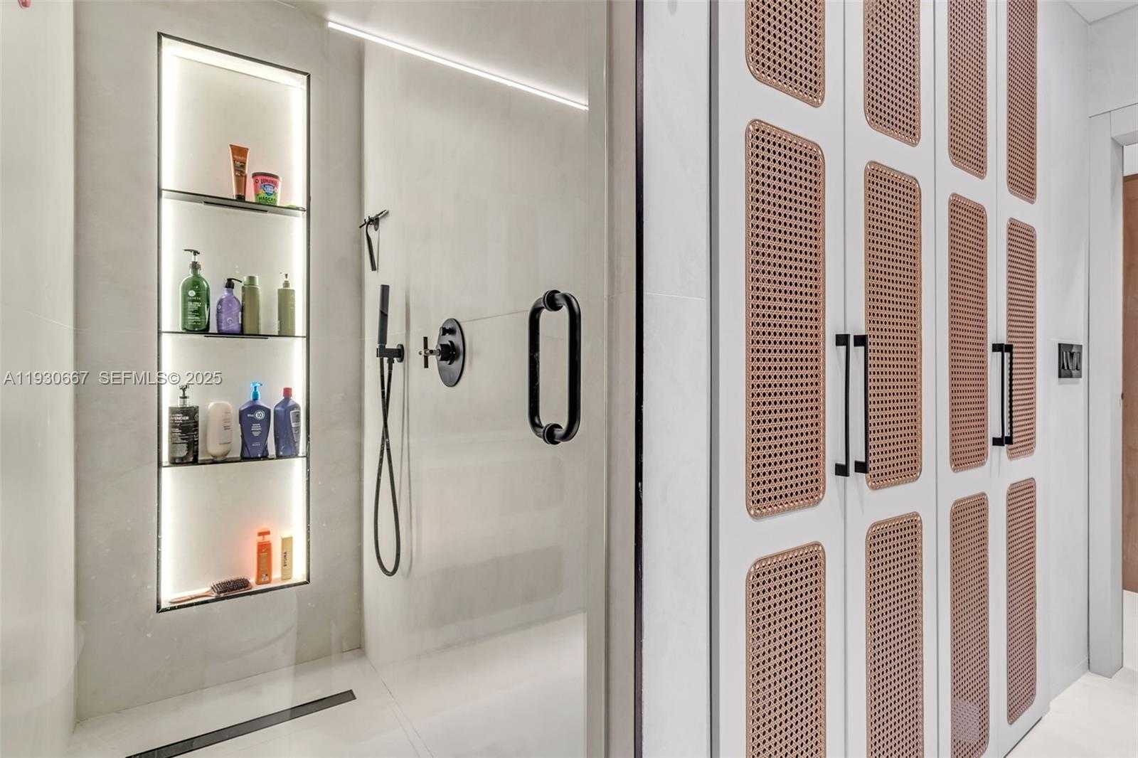 Small Image of 20281 EAST COUNTRY CLUB DR #TW7, Aventura Number 20