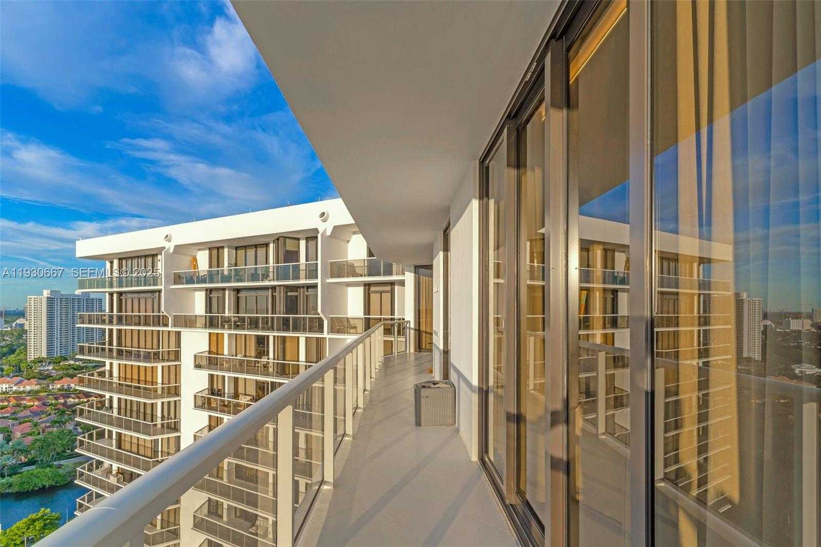 Small Image of 20281 EAST COUNTRY CLUB DR #TW7, Aventura Number 3