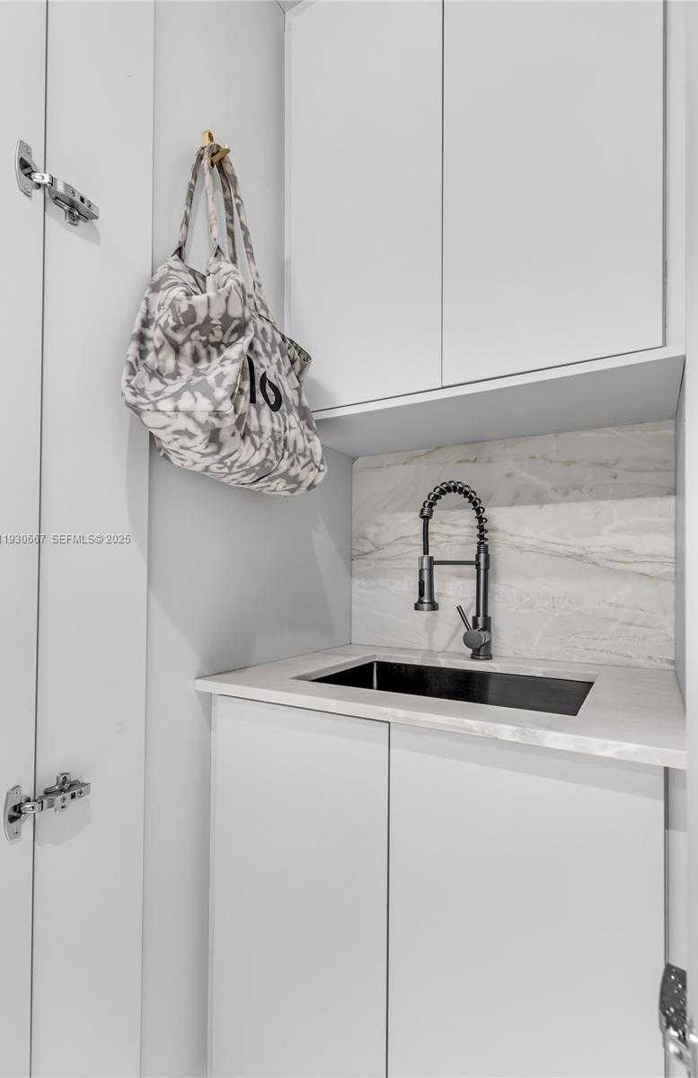 Small Image of 20281 EAST COUNTRY CLUB DR #TW7, Aventura Number 63