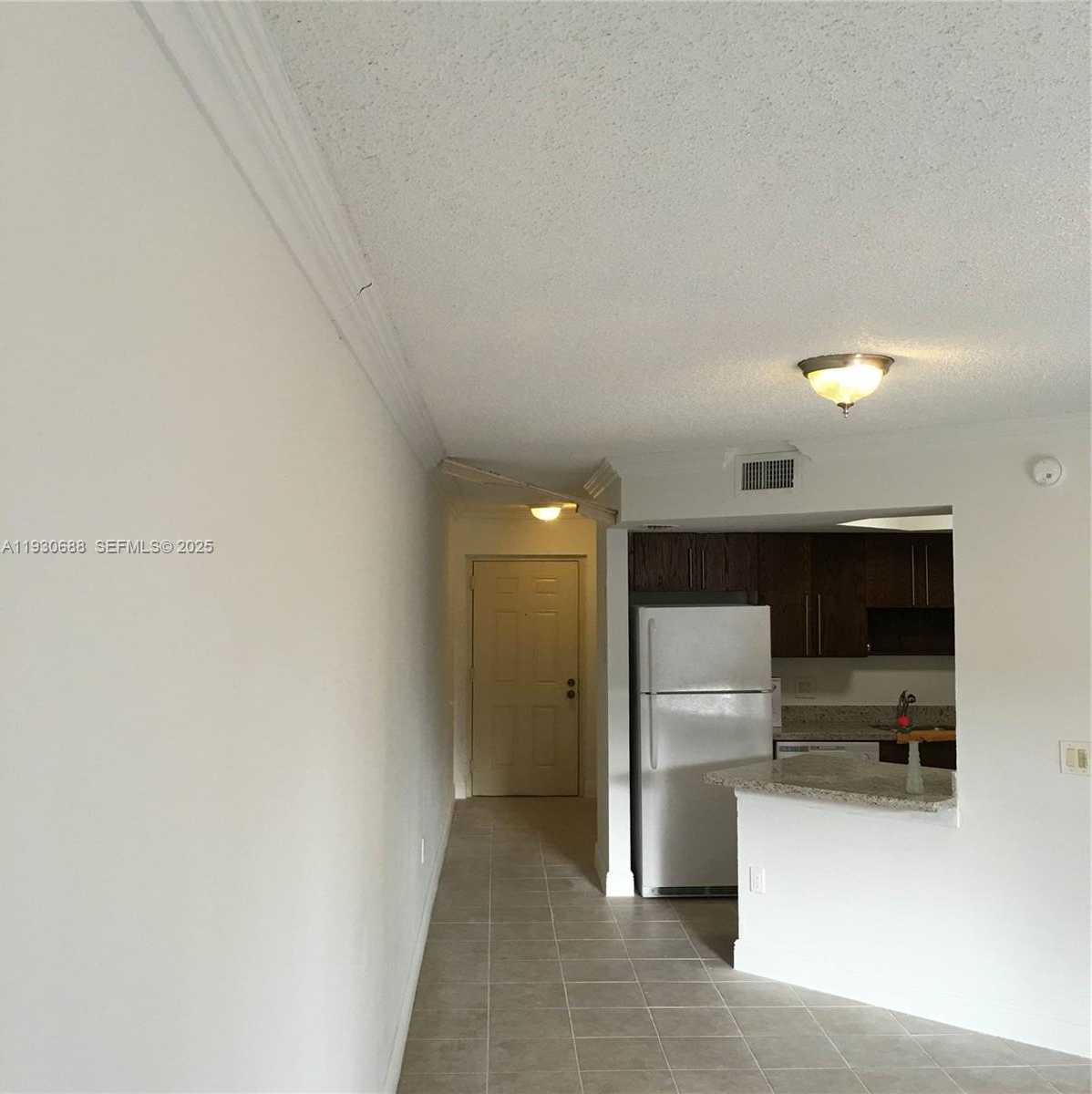 Small Image of 8255 LAKE DR #206, Doral Number 15