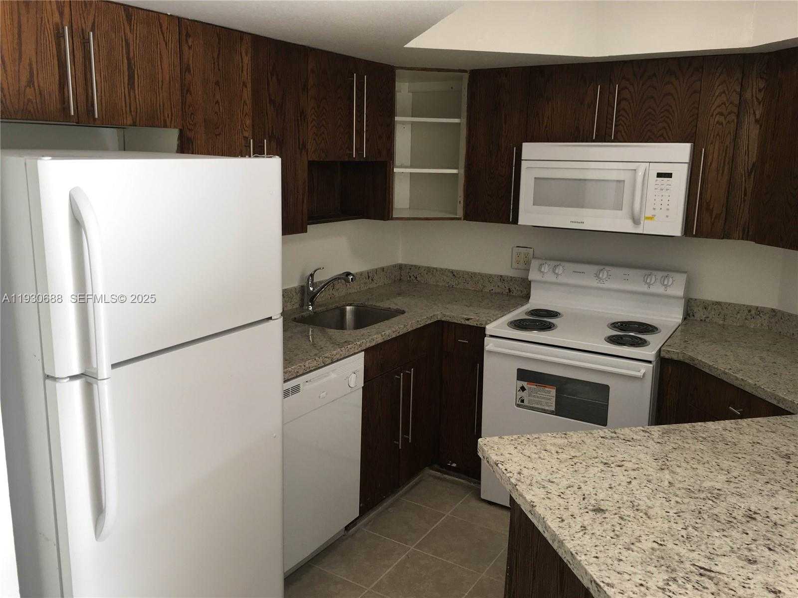 Small Image of 8255 LAKE DR #206, Doral Number 2