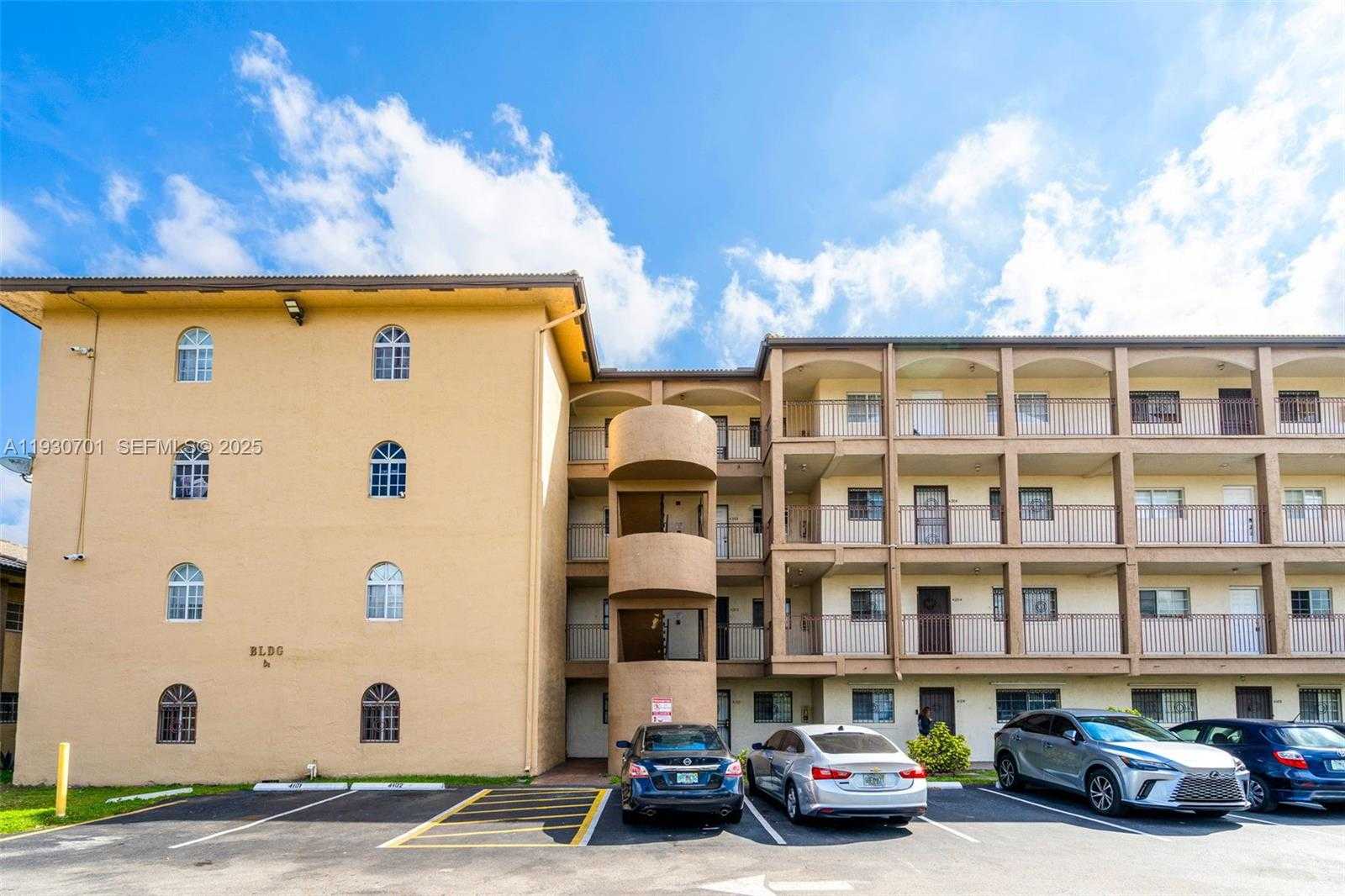 Small Image of 8851 NORTH WEST 119TH ST #4304, Hialeah Gardens Number 1