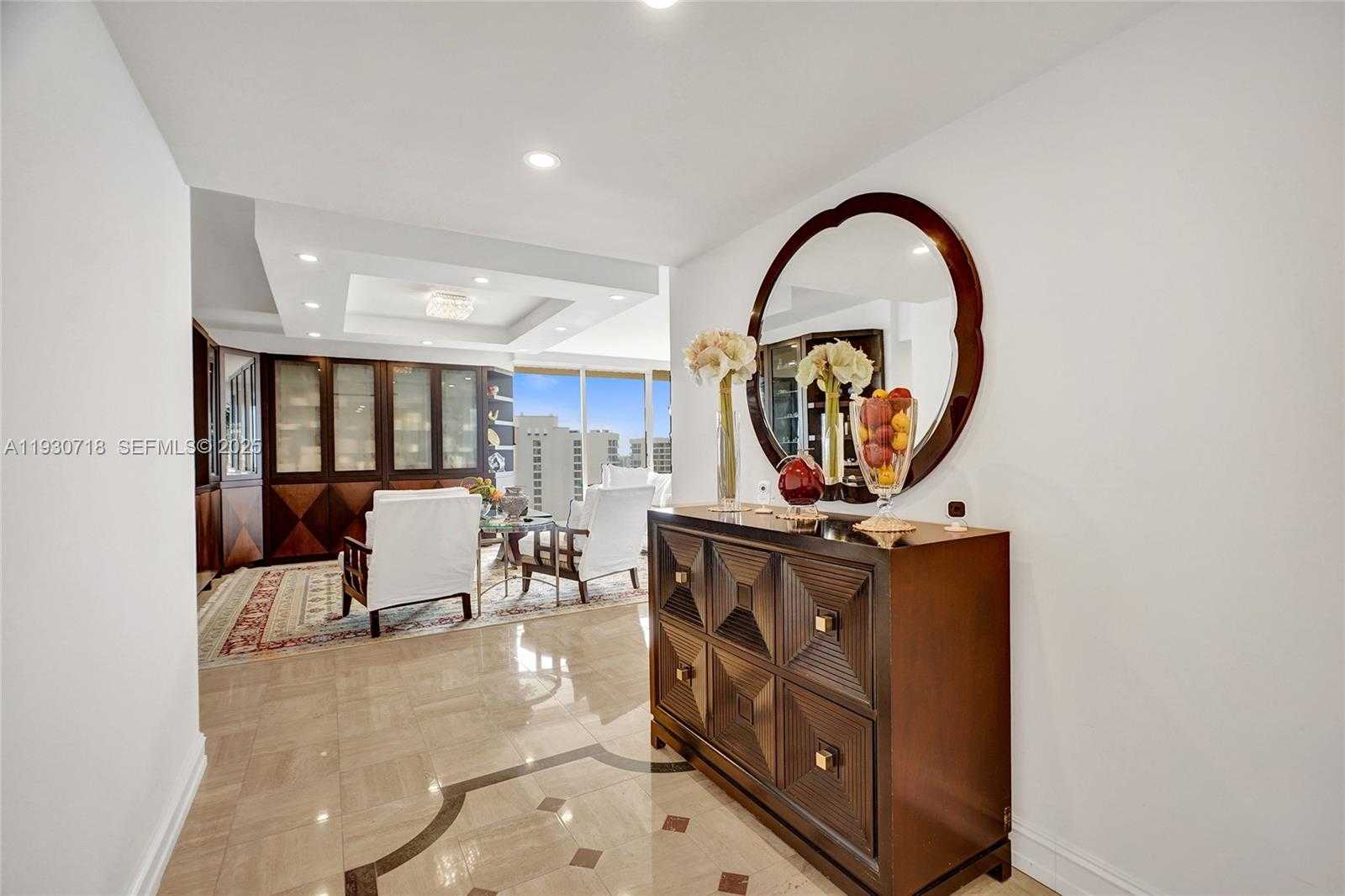 Small Image of 19355 TURNBERRY WAY #26E, Aventura Number 1