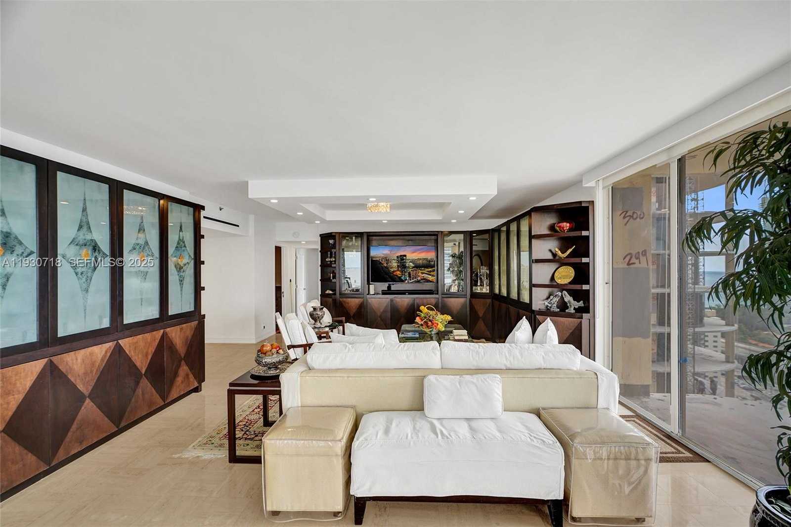 Small Image of 19355 TURNBERRY WAY #26E, Aventura Number 10