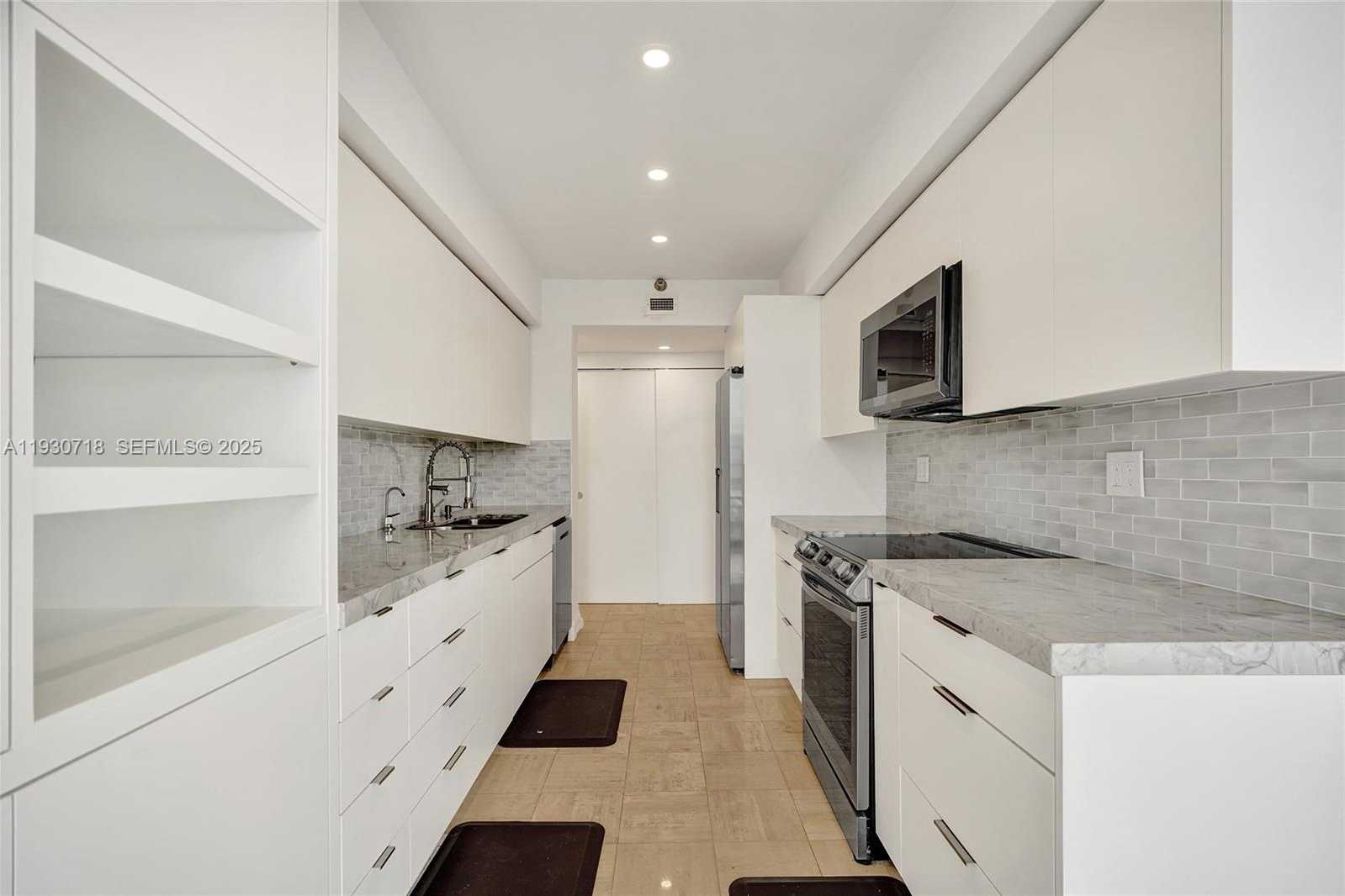 Small Image of 19355 TURNBERRY WAY #26E, Aventura Number 14