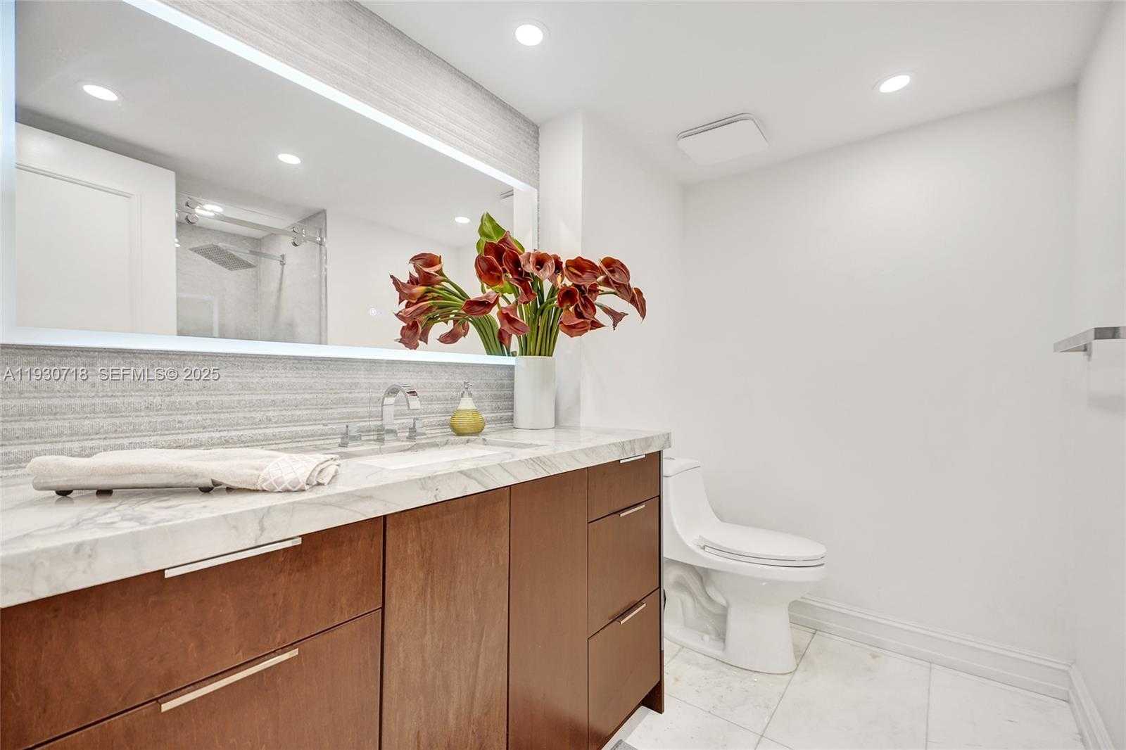 Small Image of 19355 TURNBERRY WAY #26E, Aventura Number 18