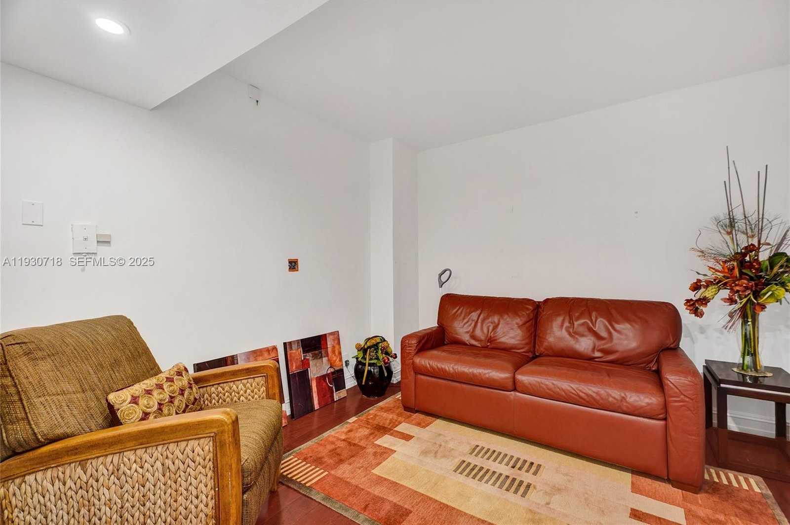 Small Image of 19355 TURNBERRY WAY #26E, Aventura Number 26