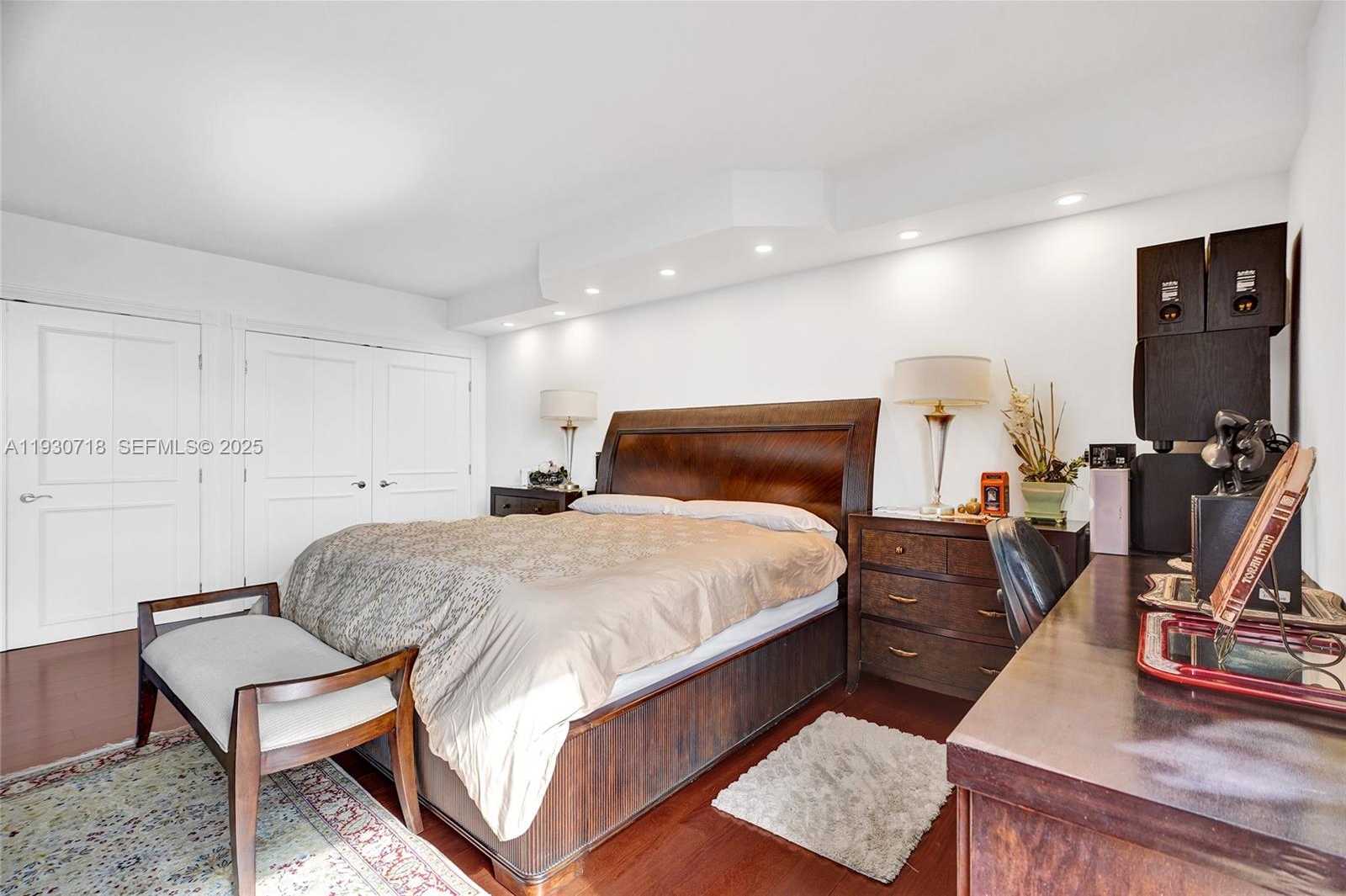 Small Image of 19355 TURNBERRY WAY #26E, Aventura Number 39