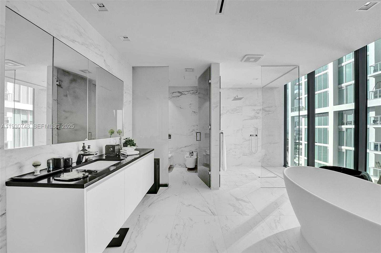 Small Image of 1000 BISCAYNE BLVD #3902, Miami Number 14