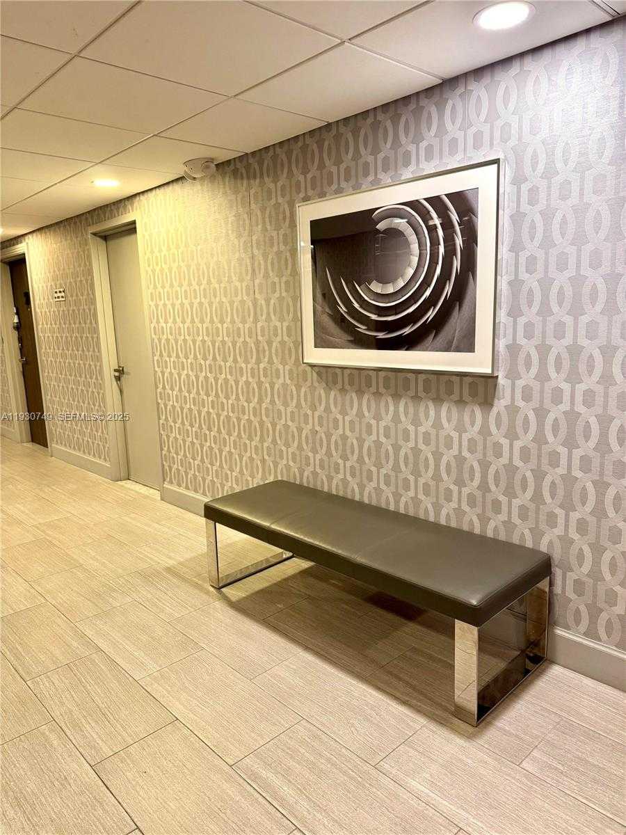 Small Image of 300 BAYVIEW DR #1603, Sunny Isles Beach Number 22