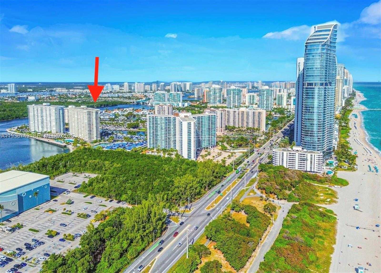 Small Image of 300 BAYVIEW DR #1603, Sunny Isles Beach Number 4
